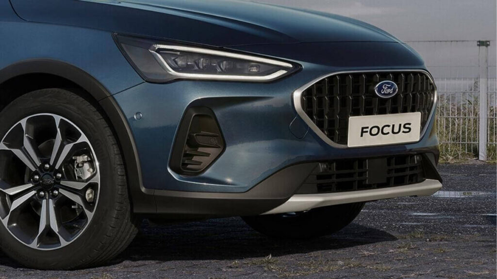 Ford Focus Sedan İncelemesi ve Özellikleri - 2023