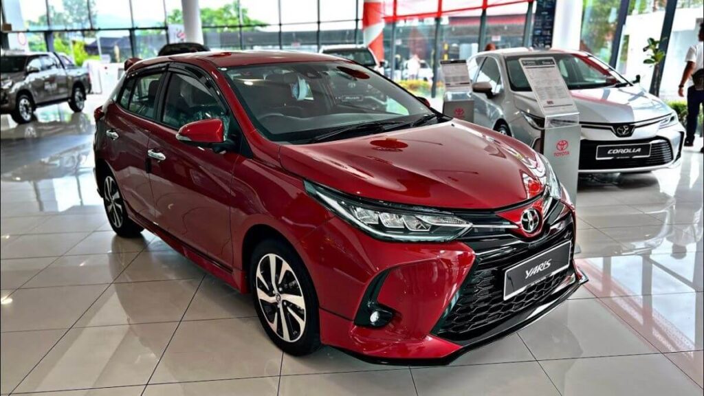 En İyi Kırmızı Araba Modelleri ve Markaları - Toyota Yaris
