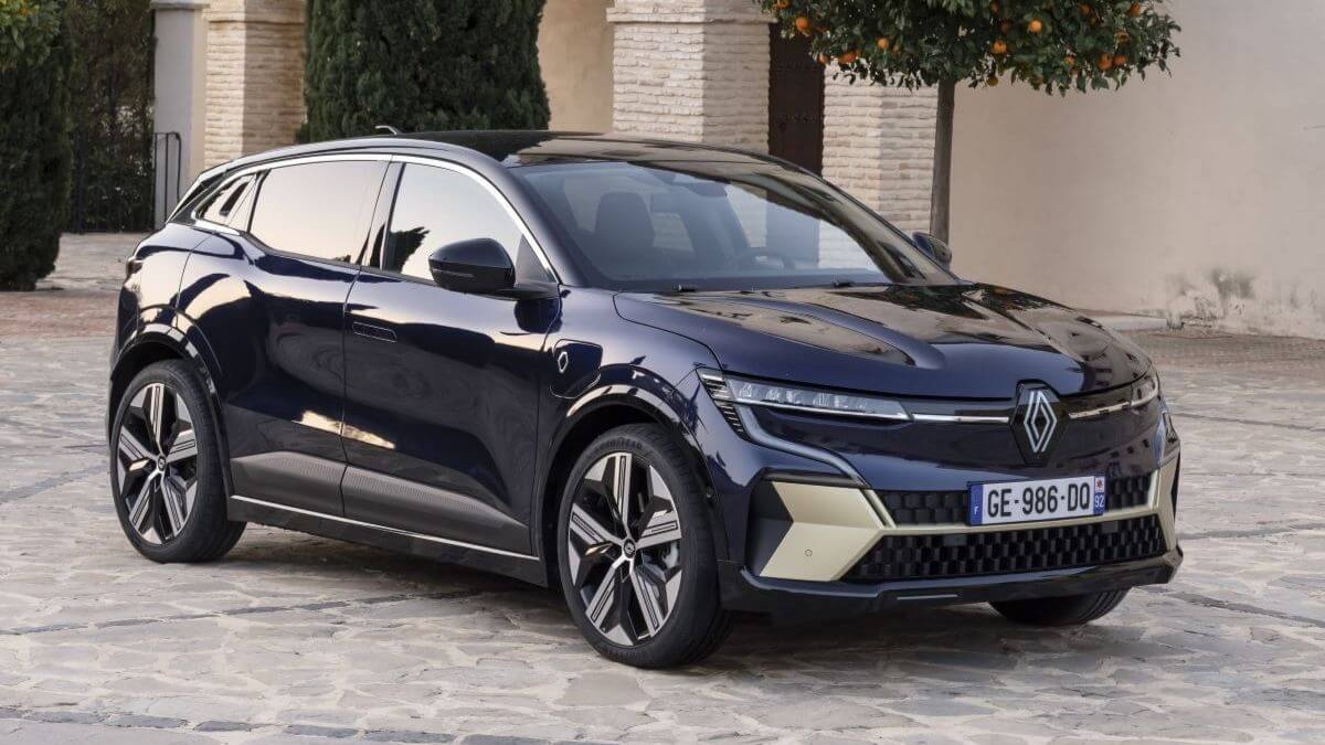 Yeni Renault Megane E-Tech %100 Elektrikli Araç İncelemesi